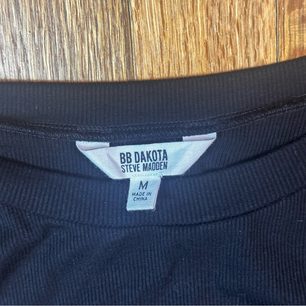 BB Dakota Black Asymmetrical Bodycon Dress Womens size M Ruched Summer Party - Picture 3 of 6